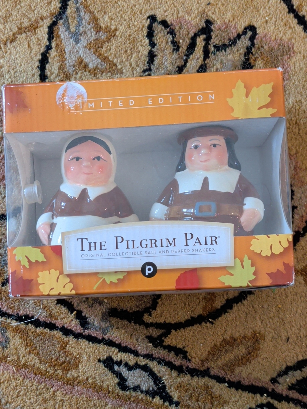 The Pilgrim Pair Salt And Pepper Shakers Classic Holiday